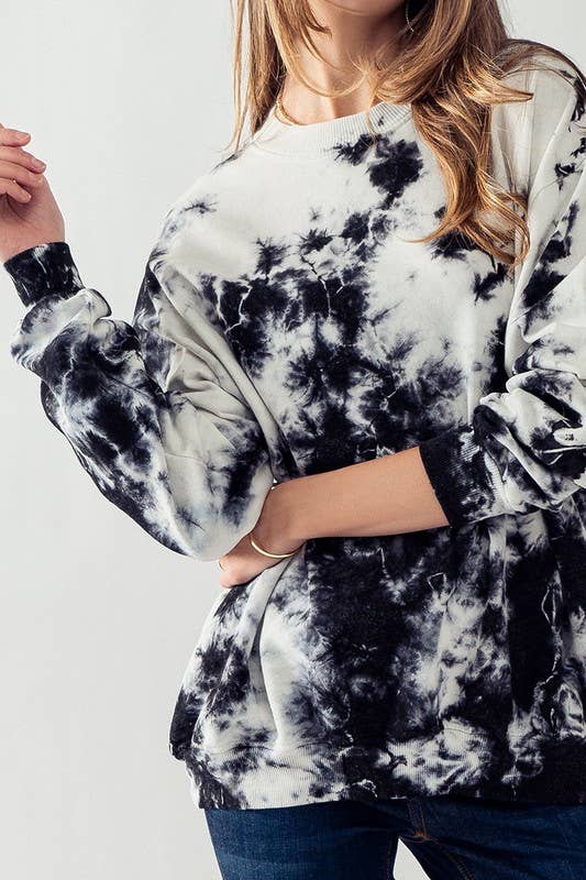 Betty Oversized Sweatshirt in Black & White