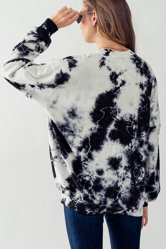 Betty Oversized Sweatshirt in Black & White