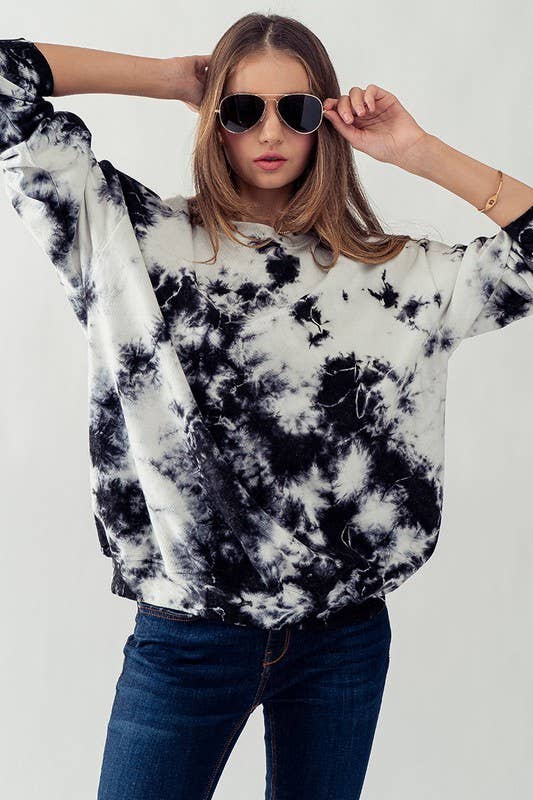 Betty Oversized Sweatshirt in Black & White